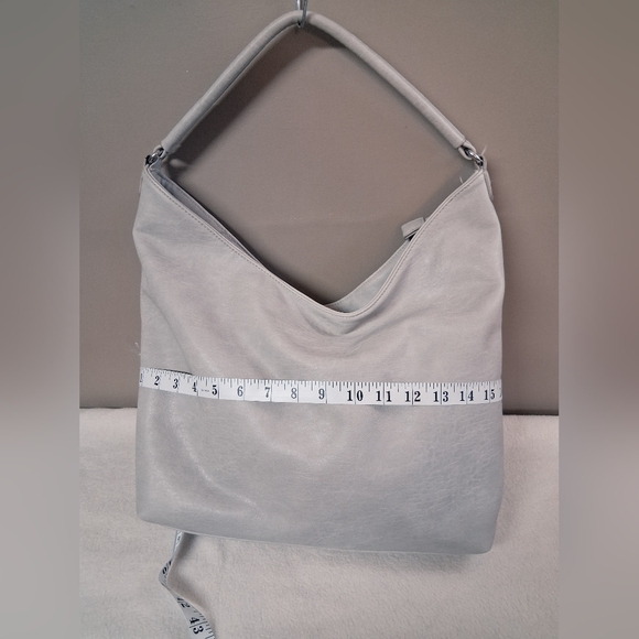 JEANE & JAX Vegan Soft Shoulder Hobo Bag in Light Gray - Picture 2 of 9